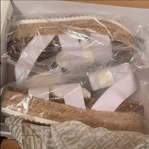 BNWT Steve Madden  Kimm Sandal White, tan, black